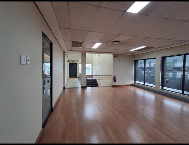 1,065M² OFFICE TO LET IN HERIOTDALE